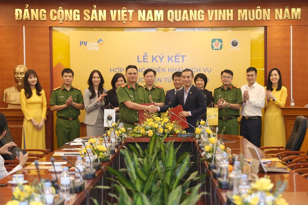 PVcomBank hợp tác với Trung tâm RAR triển khai dịch vụ eKYC qua VNeID - 1 PVcomBank hợp tác với Trung tâm RAR triển khai dịch vụ eKYC qua VNeID - 1