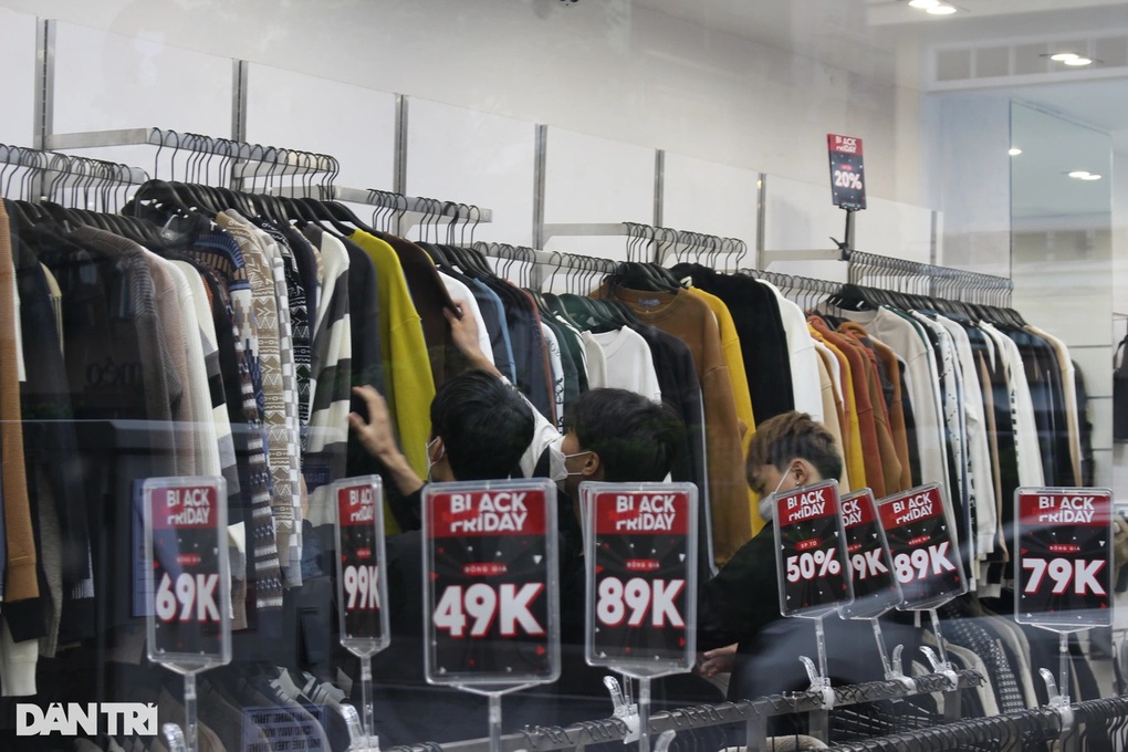 Black Friday dần mất sức hút - 2 Black Friday dần mất sức hút - 2