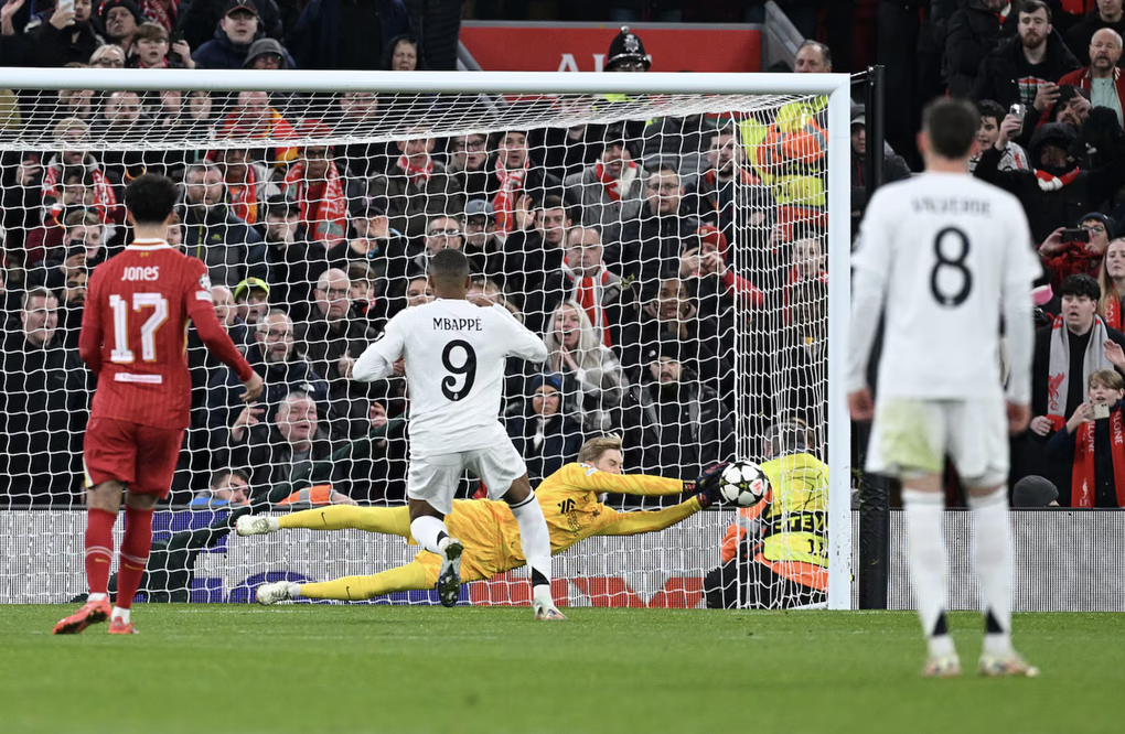 Mbappe đá hỏng phạt đền, Real Madrid thất bại trước Liverpool - 2